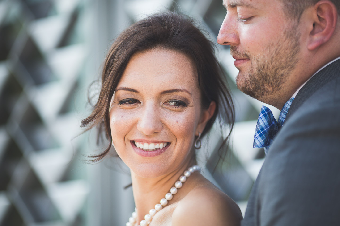 Detroit-Michigan-Wedding-Photographer-Photography-Bride-Groom-Pearls-Smile-Happy