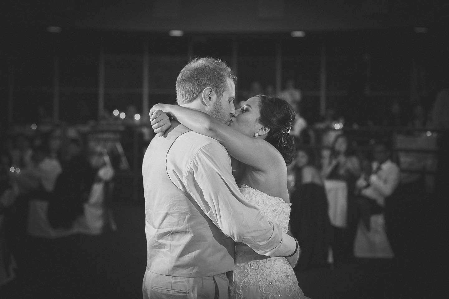 silver-garden-events-center-michigan-southfield-bride-groom-first-dance-kiss
