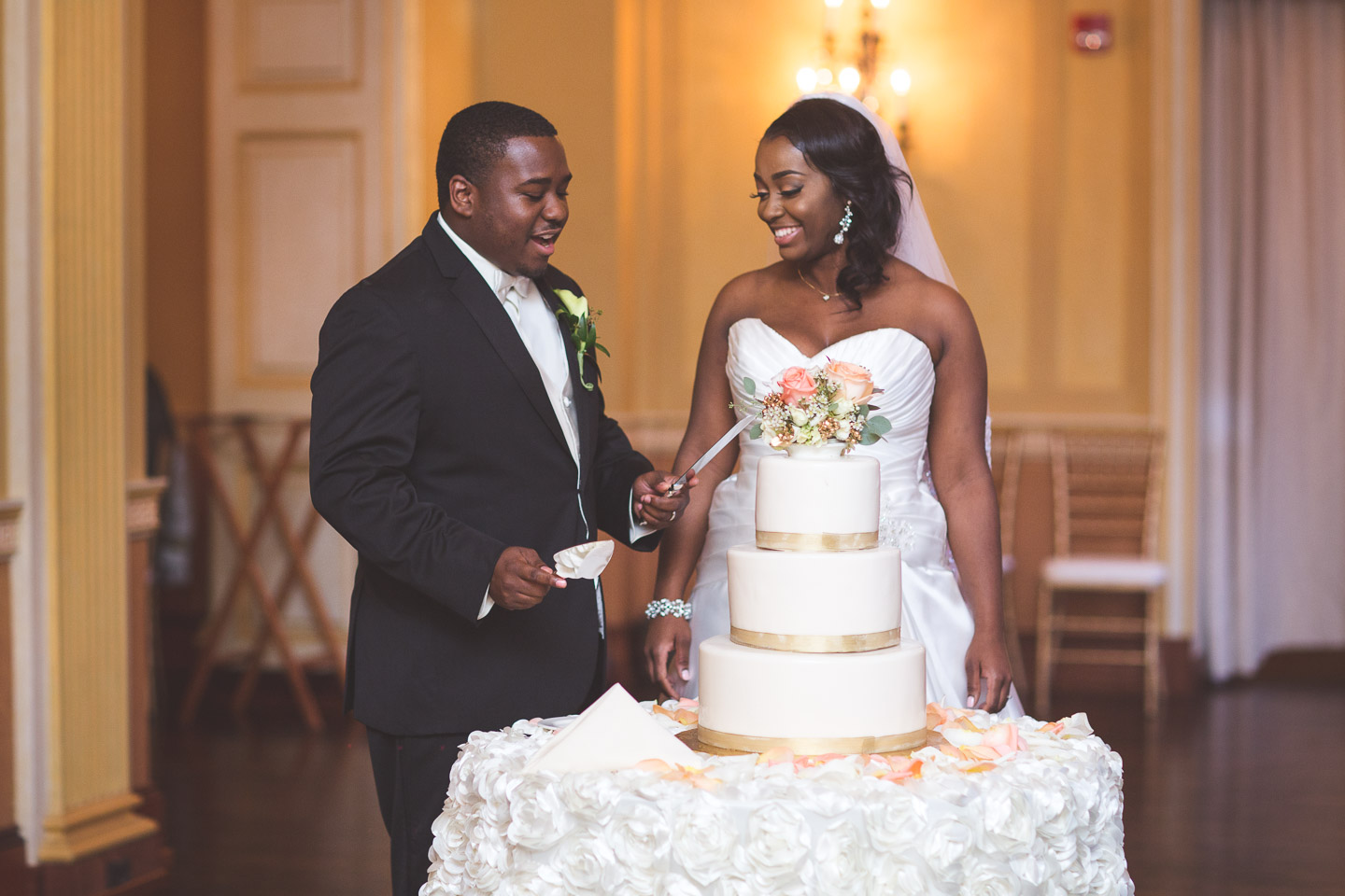 Detroit-Michigan-Wedding-The-Colony-Club-Reception-Cut-The-Cake-Knife-Bride-Groom