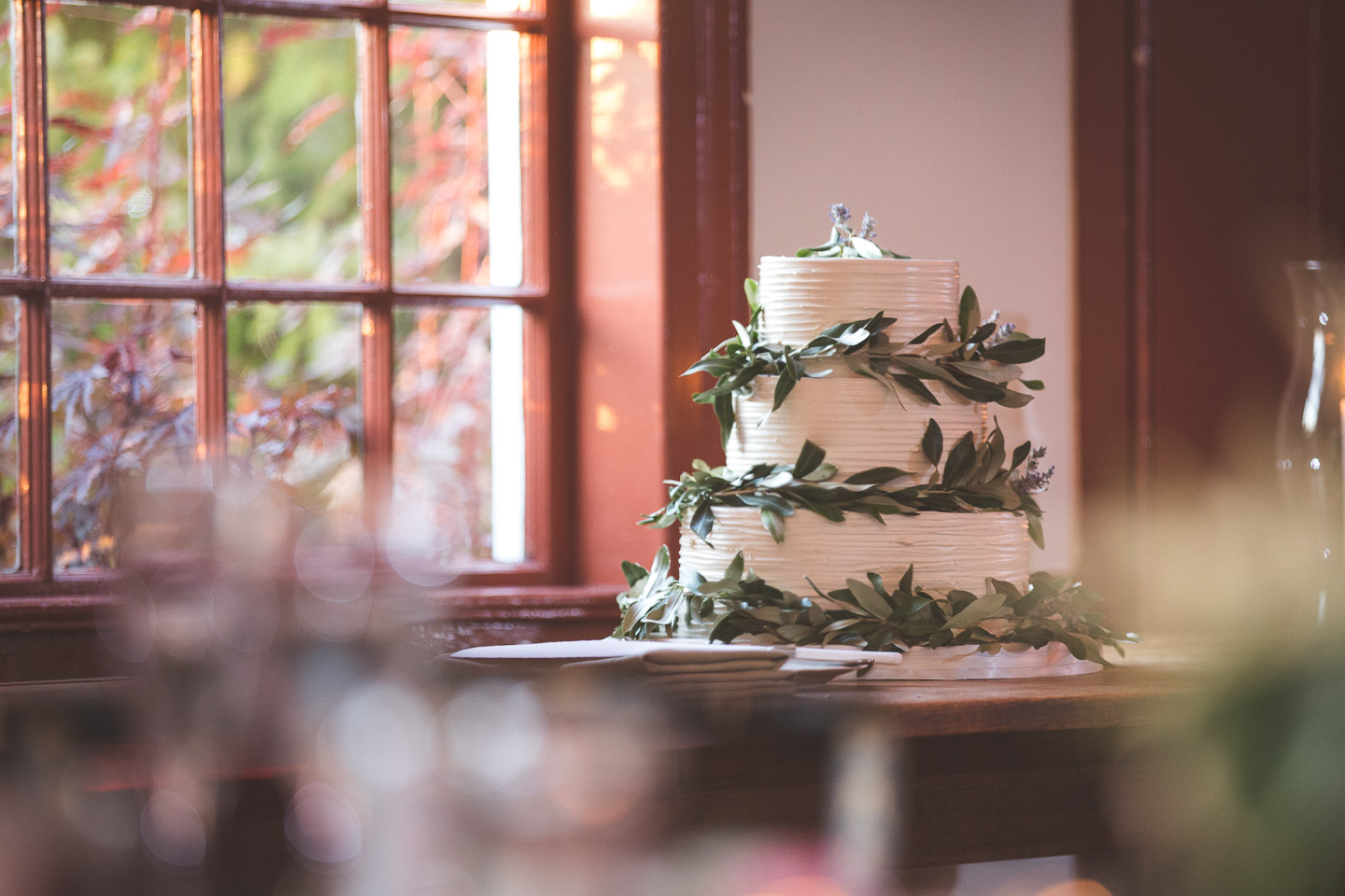 Weddings-Dearborn-Michigan-Greenfield-Village-Eagle-Tavern-Reception-Wedding-Cake