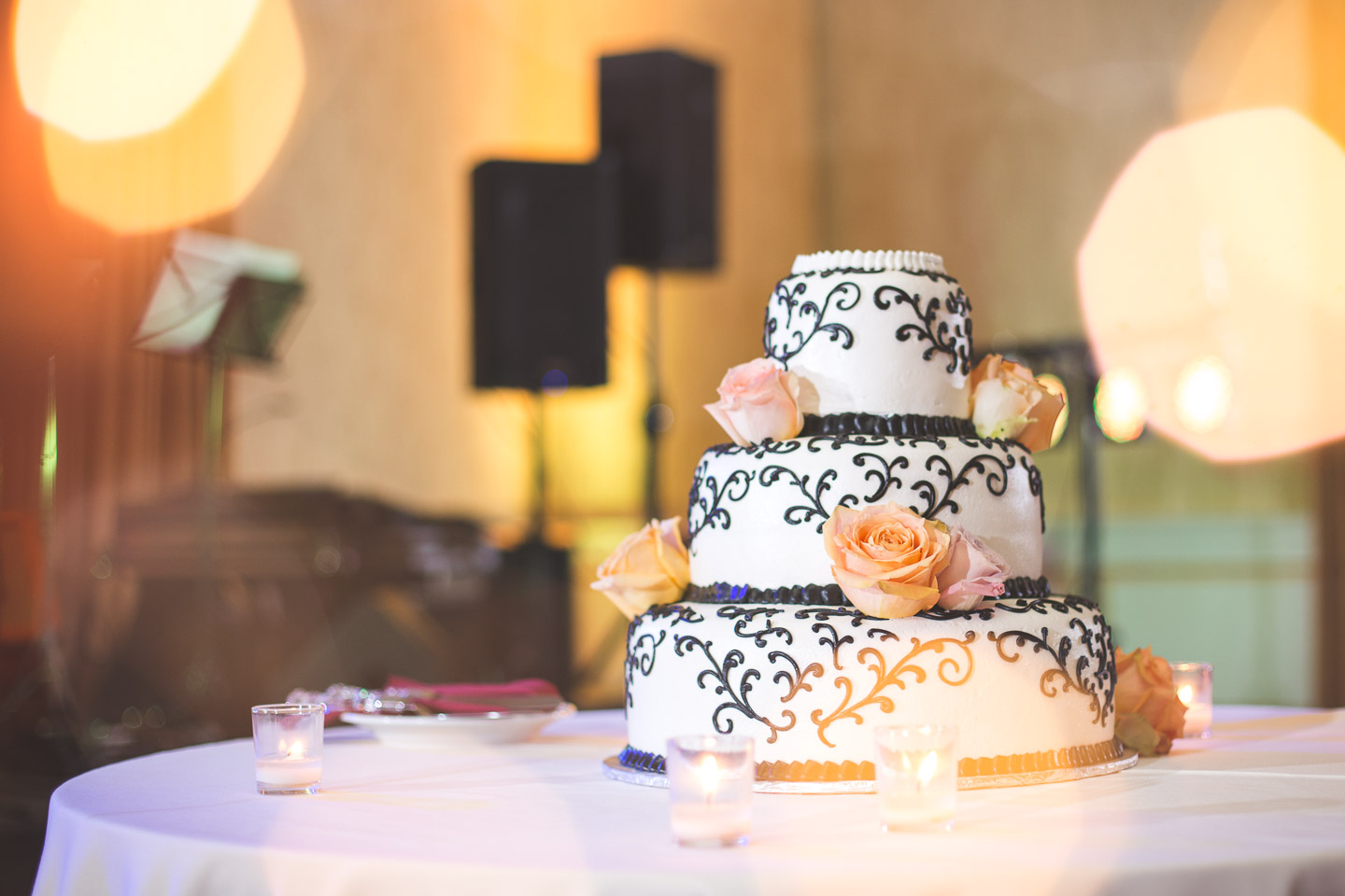 Michigan-Wedding-Dearborn-Inn-Reception-Cake